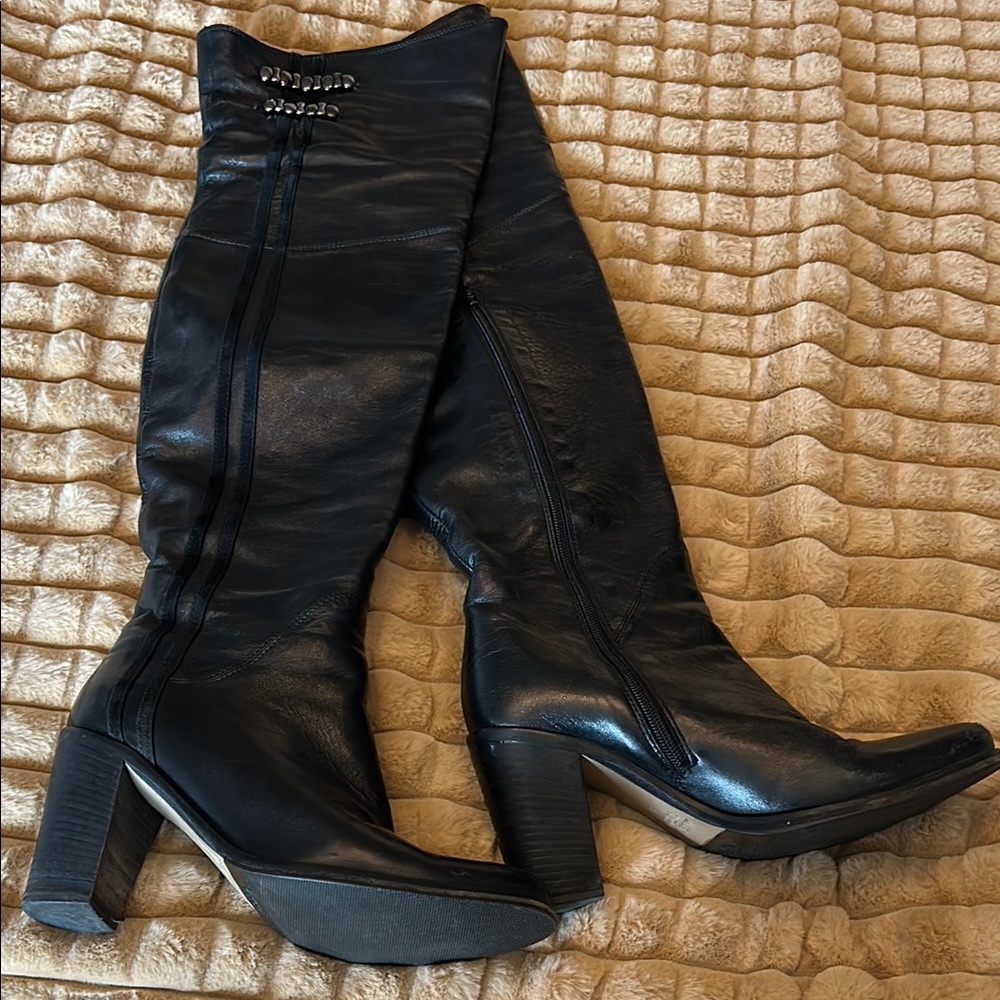 Vero Cuoio Black Over the Knee Boots with Side Zipper